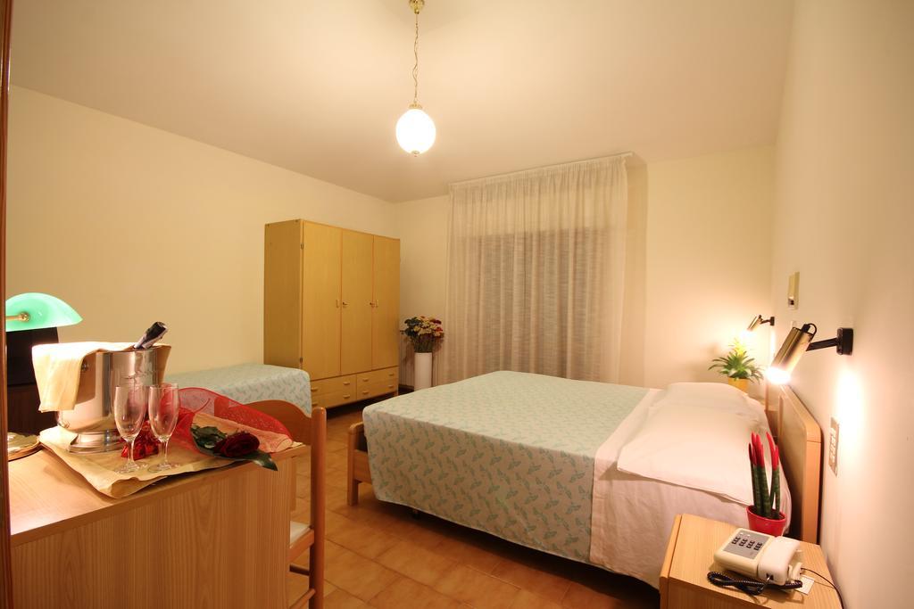 Hotel Villa Luca Chianciano Terme Zimmer foto